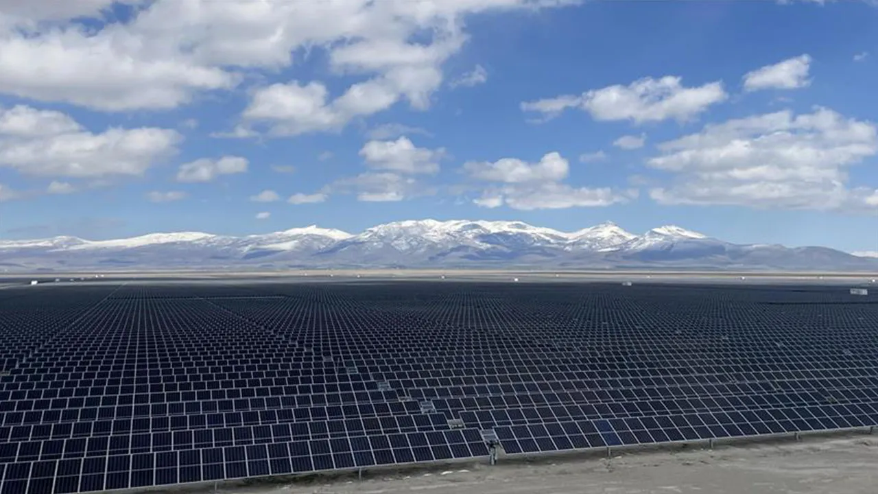 The World's Largest Solar Power Plant Begins Producing Electricity